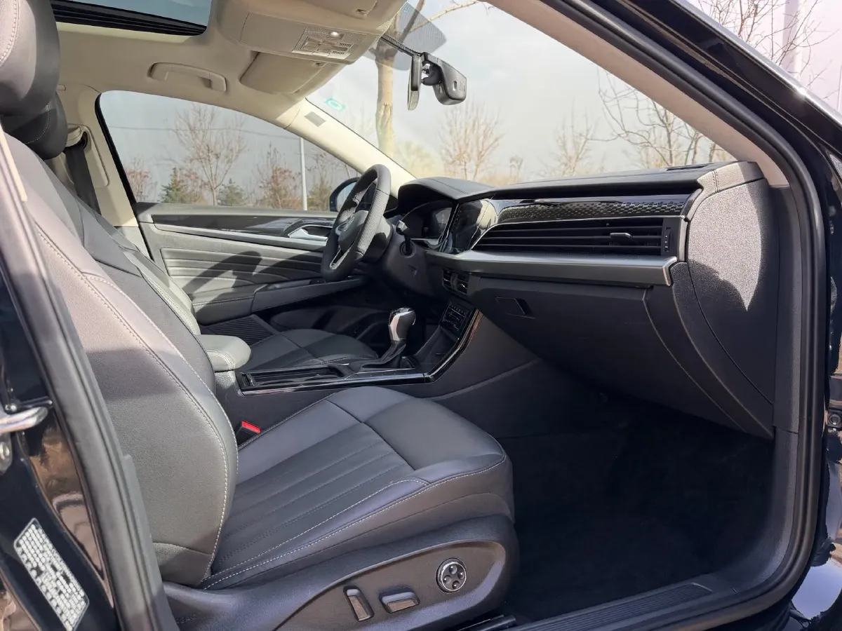 2023 Volkswagen Passat 1.4T 150HP L4 7DCT,autocango,china used car exporter,china ev exporter,chinese used car exporter,chinese used ev exporter