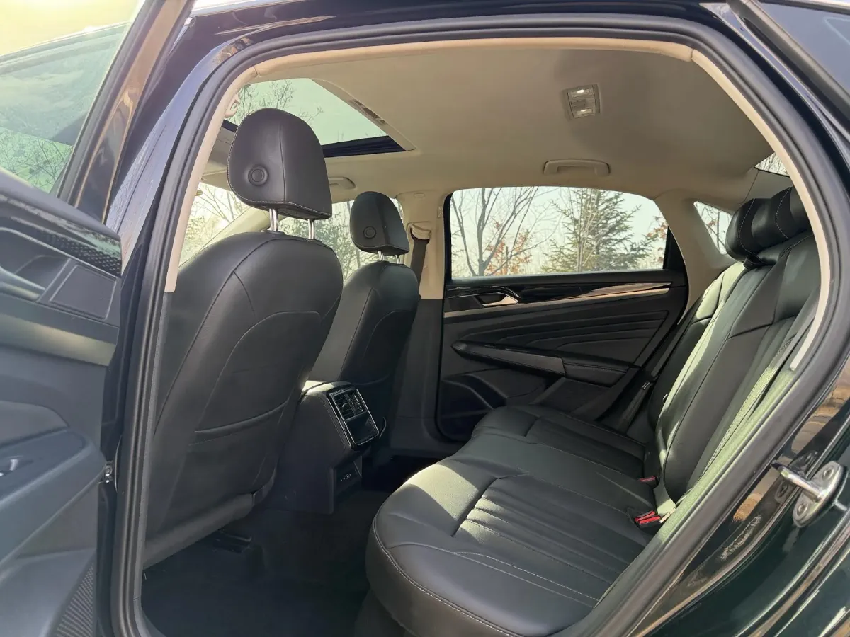 2023 Volkswagen Passat 1.4T 150HP L4 7DCT,autocango,china used car exporter,china ev exporter,chinese used car exporter,chinese used ev exporter