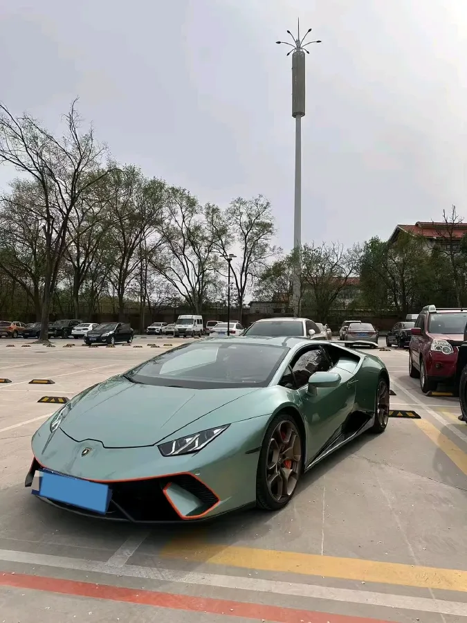 2016 Lamborghini Huracán 5.2L 600HP V10 7DCT,autocango,china used car exporter,china ev exporter,chinese used car exporter,chinese used ev exporter