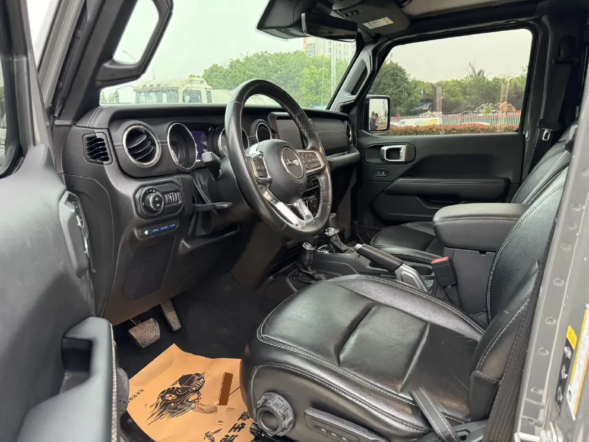 2021 Jeep Wrangler 2.0T 266HP L4 8AT PHEV 17KWH,autocango,china used car exporter,china ev exporter,chinese used car exporter,chinese used ev exporter