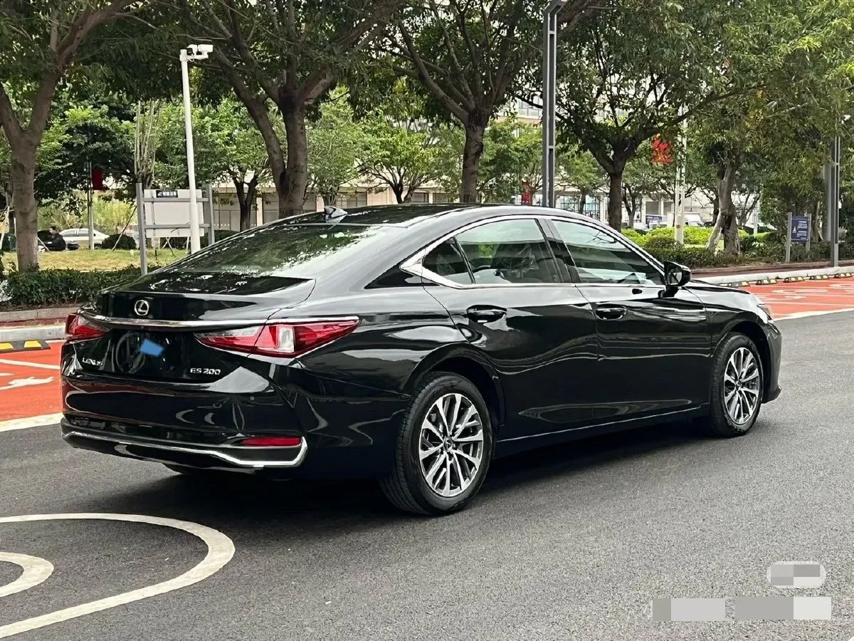2023 Lexus ES 2.0L 173HP L4 CVT,autocango,china used car exporter,china ev exporter,chinese used car exporter,chinese used ev exporter