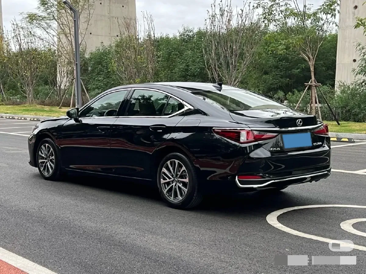 2023 Lexus ES 2.0L 173HP L4 CVT,autocango,china used car exporter,china ev exporter,chinese used car exporter,chinese used ev exporter