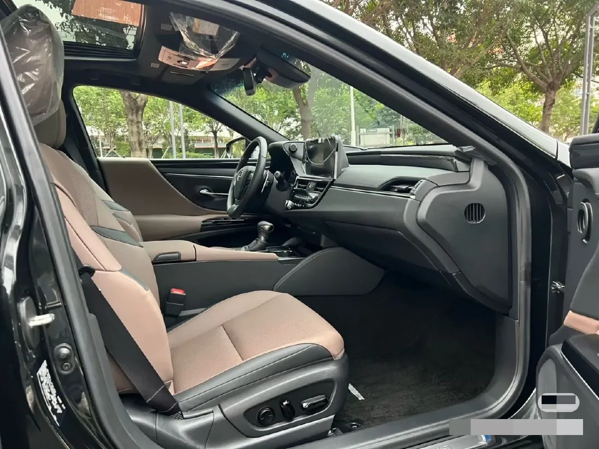 2023 Lexus ES 2.0L 173HP L4 CVT,autocango,china used car exporter,china ev exporter,chinese used car exporter,chinese used ev exporter