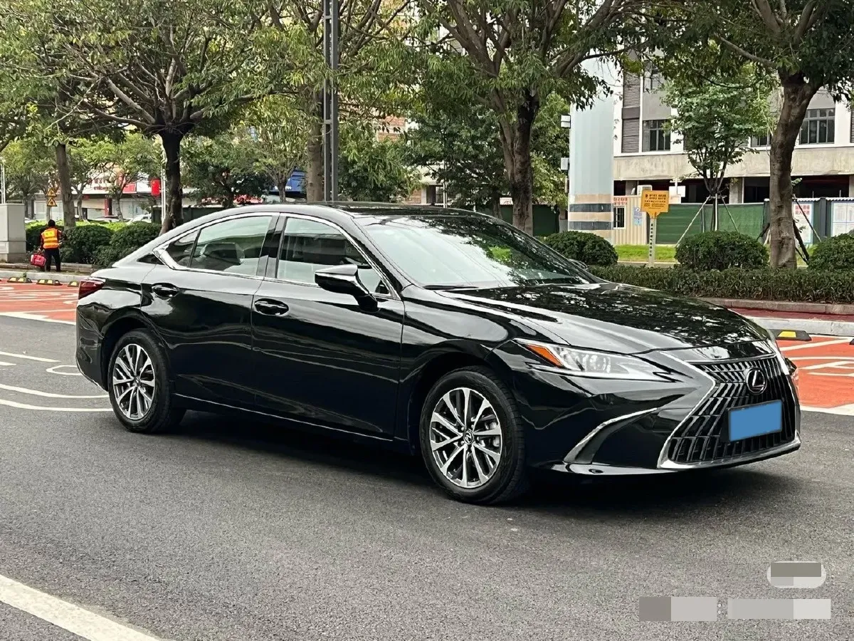 2023 Lexus ES 2.0L 173HP L4 CVT,autocango,china used car exporter,china ev exporter,chinese used car exporter,chinese used ev exporter