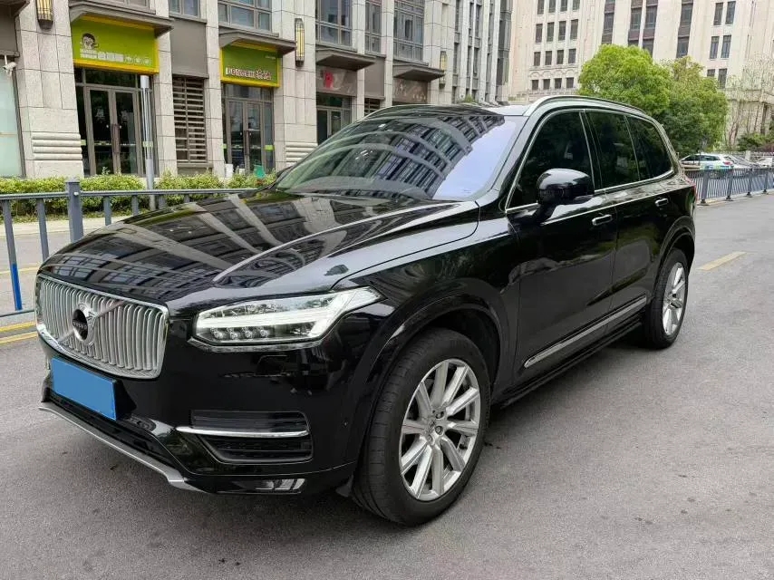 2019 Volvo XC90 2.0T 320HP L4 8AT,autocango,china used car exporter,china ev exporter,chinese used car exporter,chinese used ev exporter