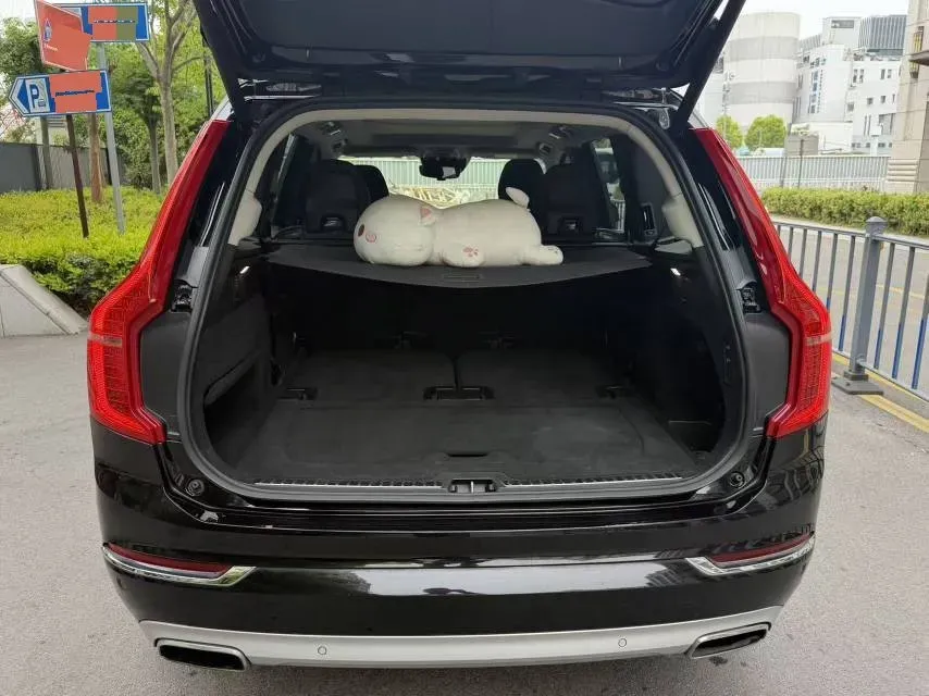 2019 Volvo XC90 2.0T 320HP L4 8AT,autocango,china used car exporter,china ev exporter,chinese used car exporter,chinese used ev exporter