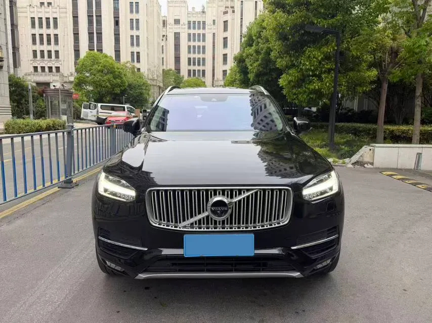 2019 Volvo XC90 2.0T 320HP L4 8AT,autocango,china used car exporter,china ev exporter,chinese used car exporter,chinese used ev exporter