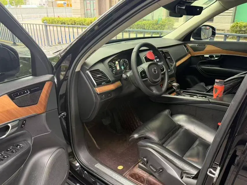 2019 Volvo XC90 2.0T 320HP L4 8AT,autocango,china used car exporter,china ev exporter,chinese used car exporter,chinese used ev exporter