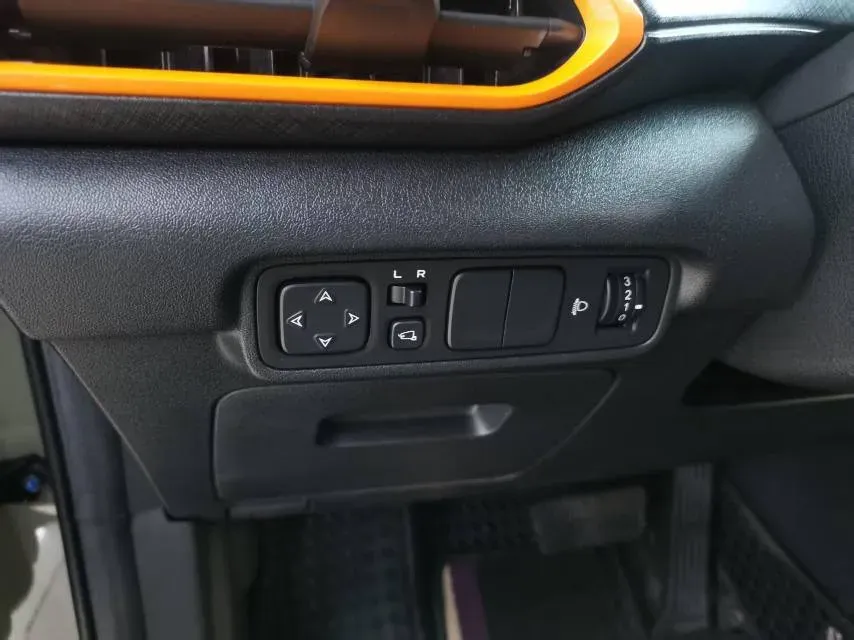 2022 ChangAn UNI-T 1.5T 188HP L4 7DCT,autocango,china used car exporter,china ev exporter,chinese used car exporter,chinese used ev exporter