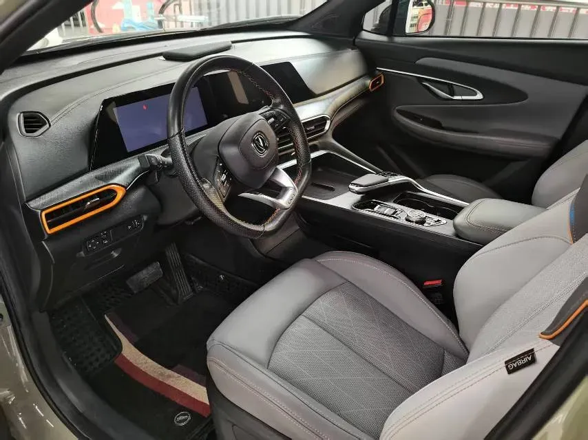 2022 ChangAn UNI-T 1.5T 188HP L4 7DCT,autocango,china used car exporter,china ev exporter,chinese used car exporter,chinese used ev exporter