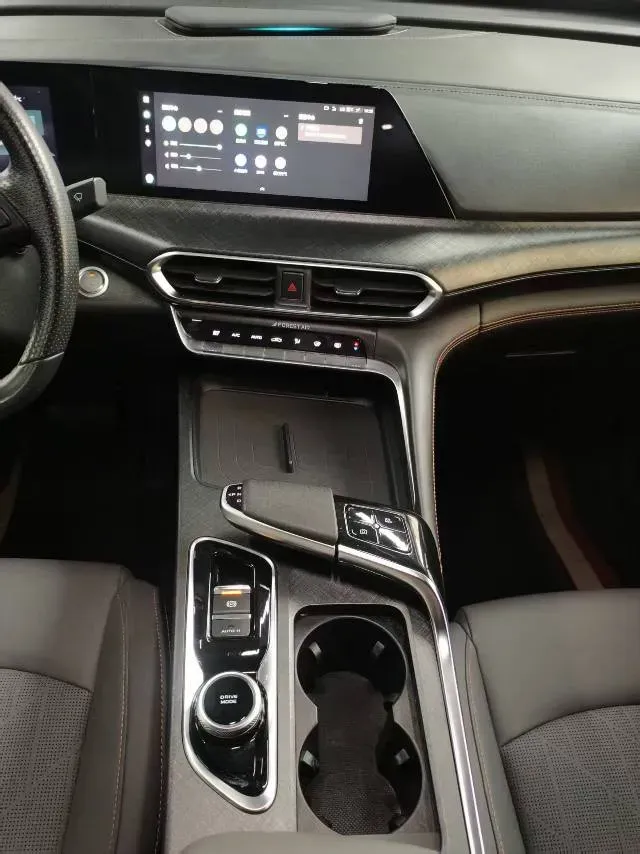 2022 ChangAn UNI-T 1.5T 188HP L4 7DCT,autocango,china used car exporter,china ev exporter,chinese used car exporter,chinese used ev exporter