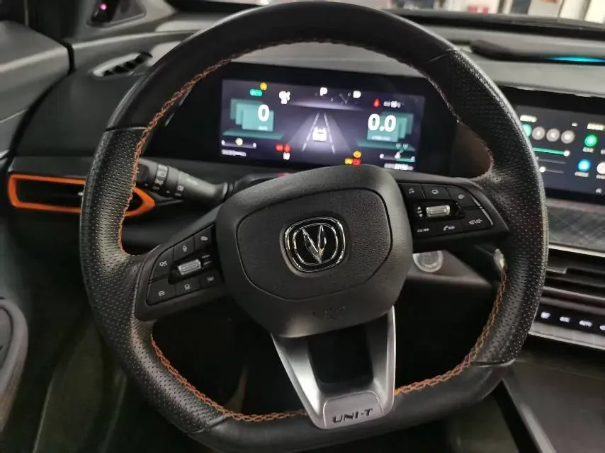 2022 ChangAn UNI-T 1.5T 188HP L4 7DCT,autocango,china used car exporter,china ev exporter,chinese used car exporter,chinese used ev exporter