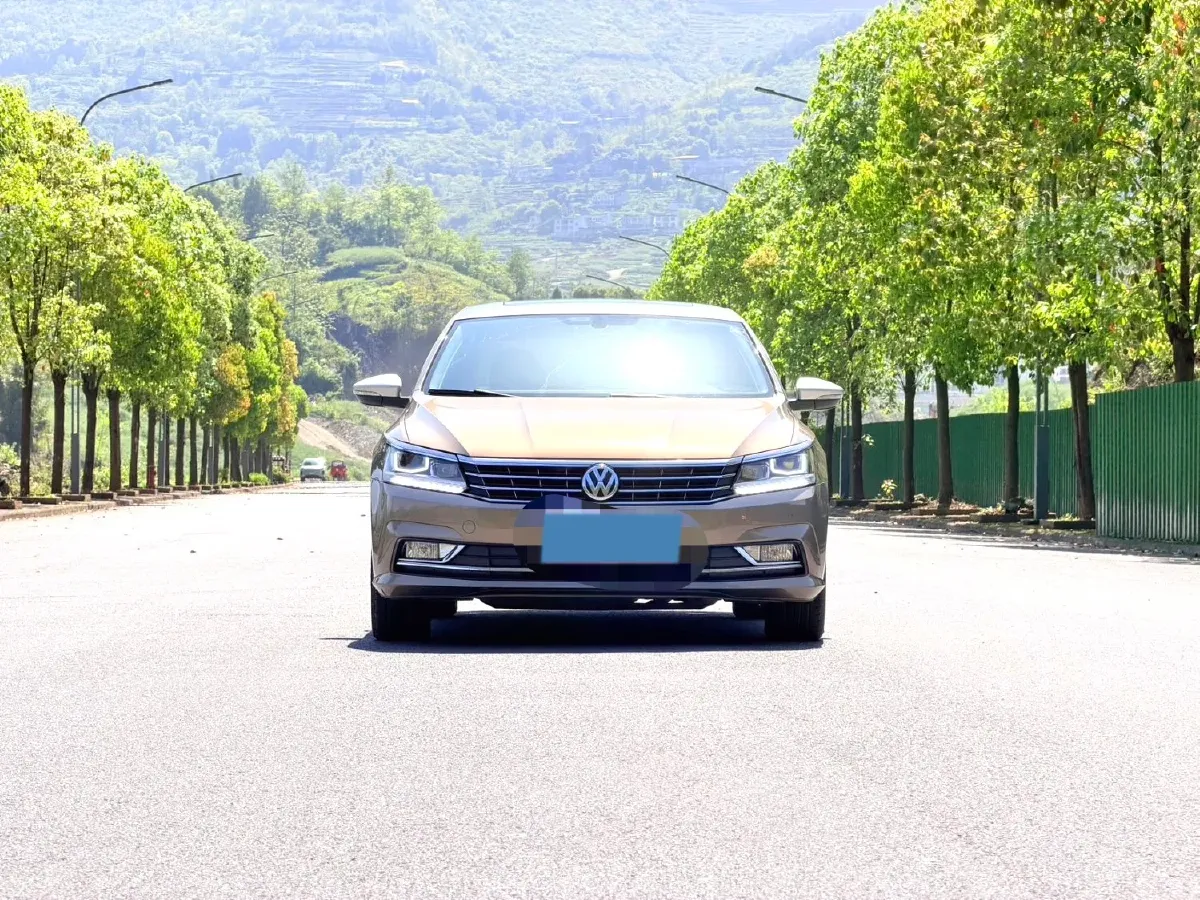 2017 Volkswagen Passat 1.8T 180HP L4 7DCT,autocango,china used car exporter,china ev exporter,chinese used car exporter,chinese used ev exporter