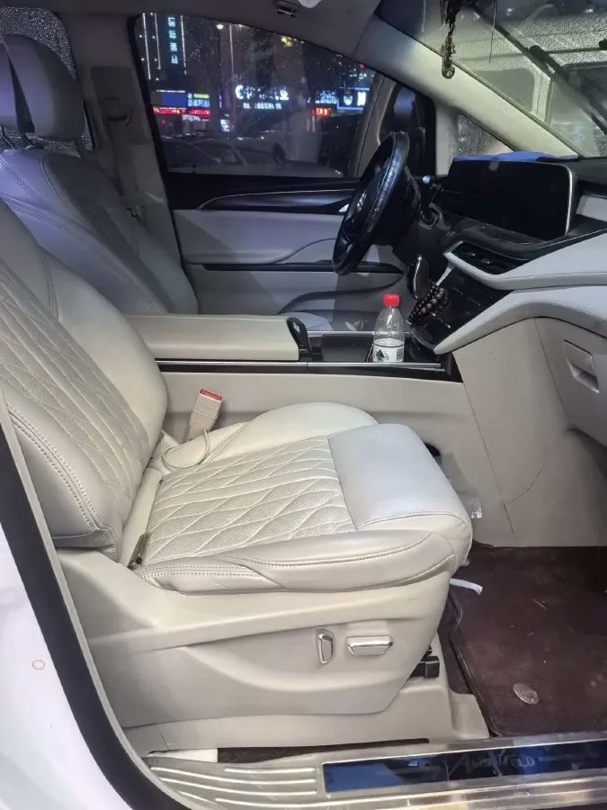 2022 Buick GL8 2.0T 237HP L4 9AT,autocango,china used car exporter,china ev exporter,chinese used car exporter,chinese used ev exporter