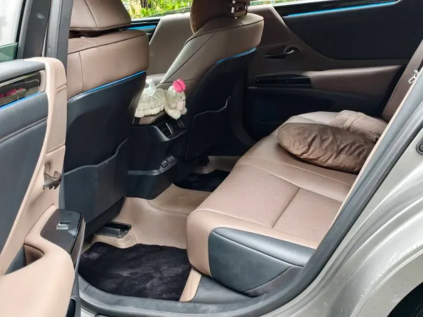 2024 Lexus ES 2.0L 173HP L4 CVT,autocango,china used car exporter,china ev exporter,chinese used car exporter,chinese used ev exporter