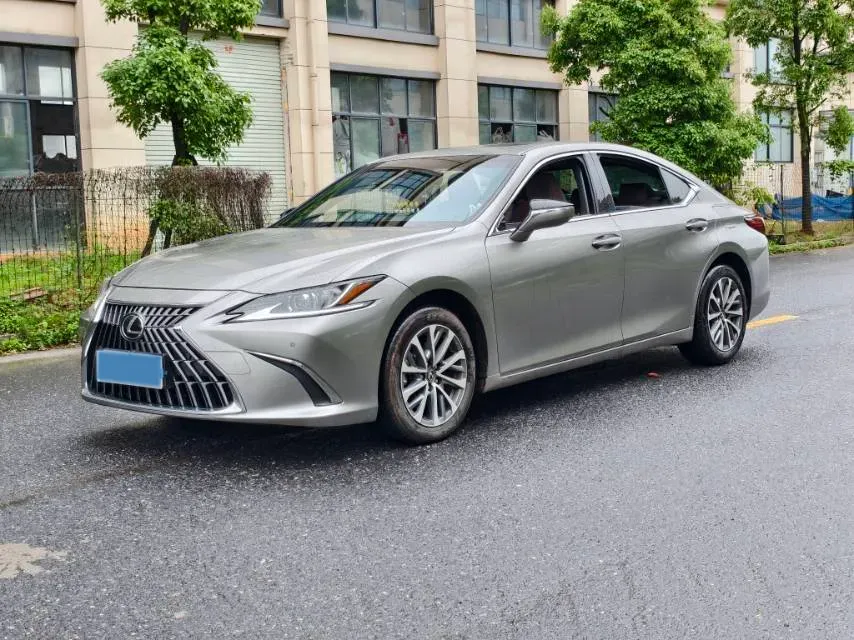 2024 Lexus ES 2.0L 173HP L4 CVT,autocango,china used car exporter,china ev exporter,chinese used car exporter,chinese used ev exporter