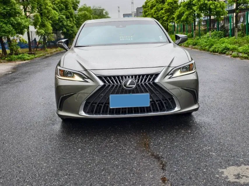 2024 Lexus ES 2.0L 173HP L4 CVT,autocango,china used car exporter,china ev exporter,chinese used car exporter,chinese used ev exporter