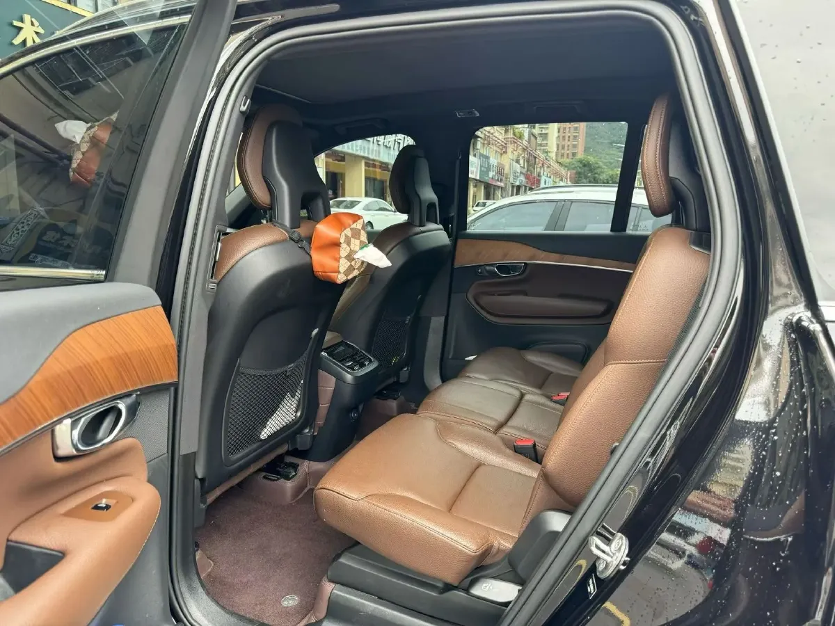 2022 Volvo XC90 2.0T 250HP L4 8AT,autocango,china used car exporter,china ev exporter,chinese used car exporter,chinese used ev exporter