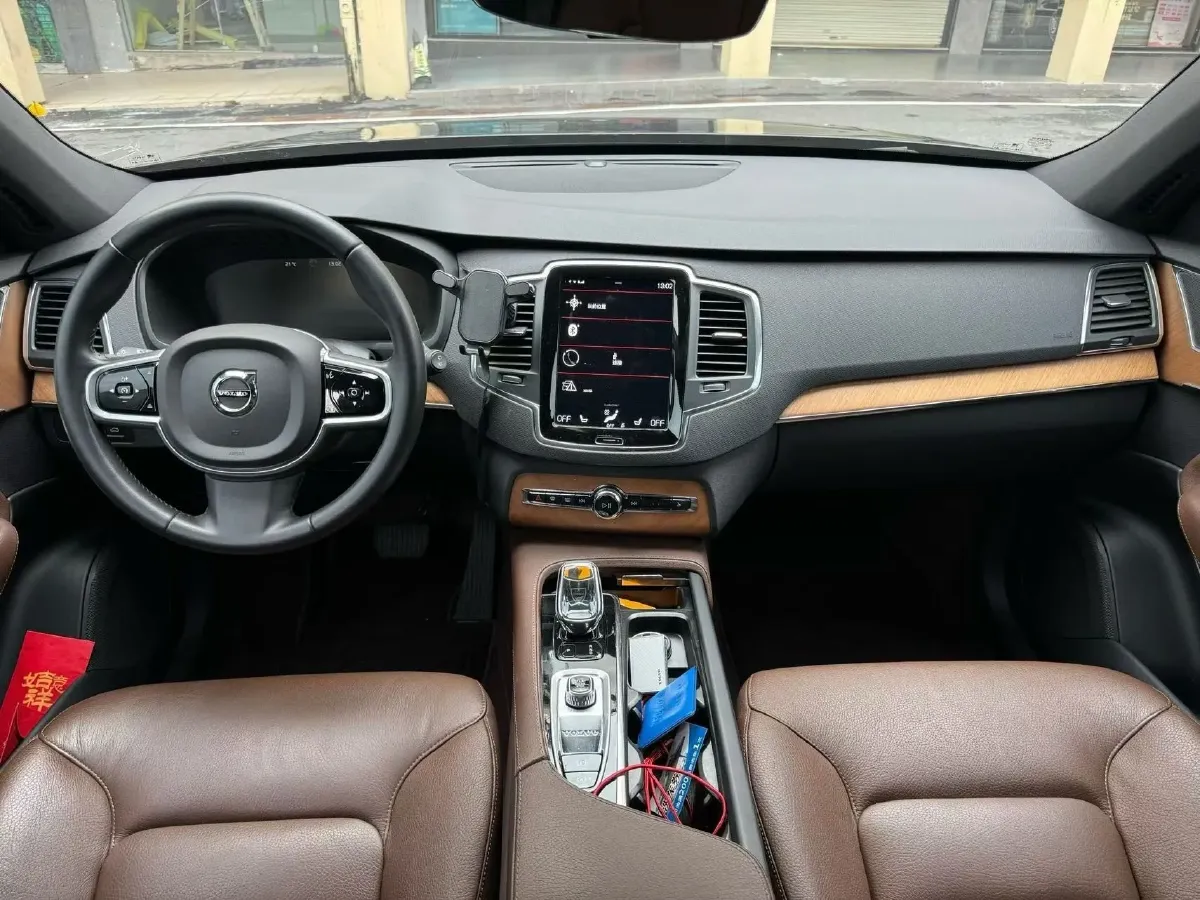 2022 Volvo XC90 2.0T 250HP L4 8AT,autocango,china used car exporter,china ev exporter,chinese used car exporter,chinese used ev exporter