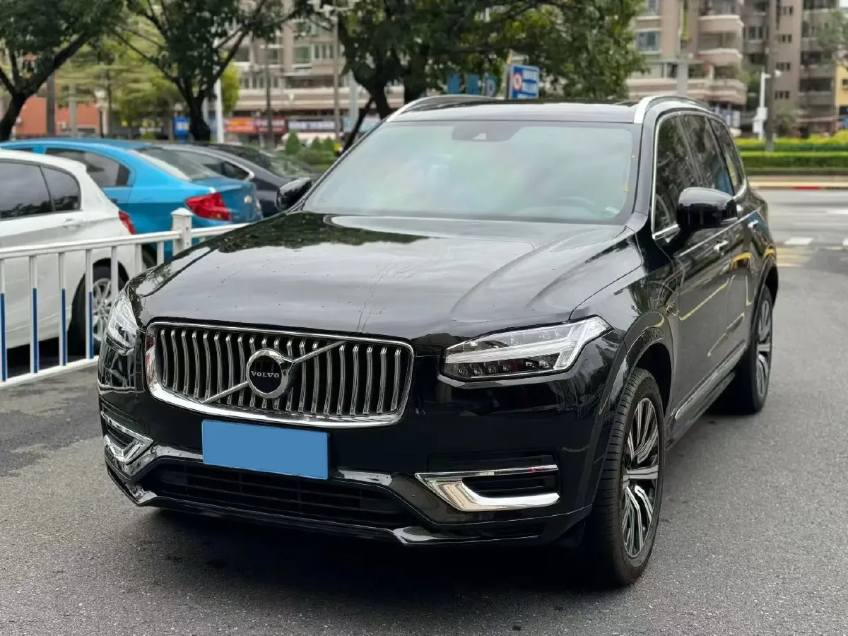 2022 Volvo XC90 2.0T 250HP L4 8AT,autocango,china used car exporter,china ev exporter,chinese used car exporter,chinese used ev exporter