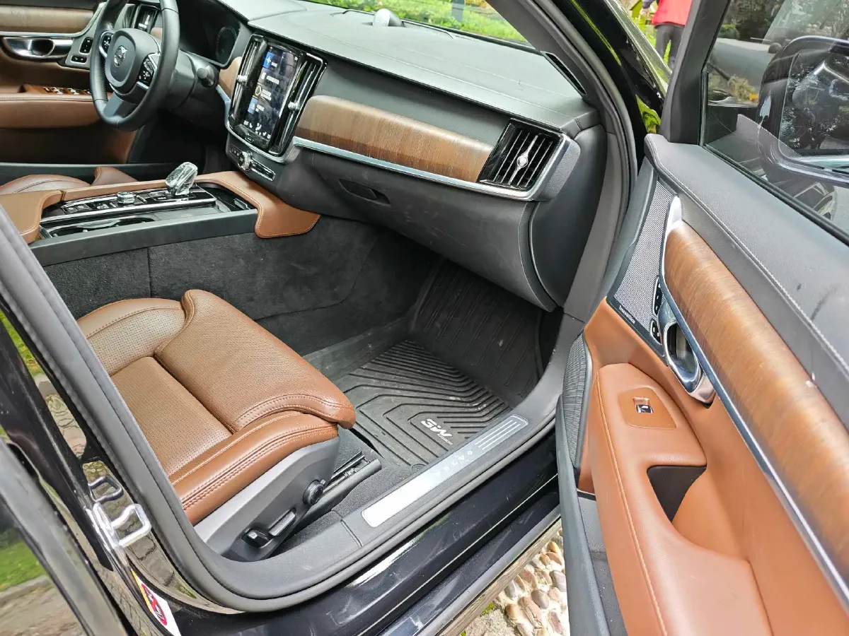 2021 Volvo S90 2.0T 250HP L4 8AT,autocango,china used car exporter,china ev exporter,chinese used car exporter,chinese used ev exporter