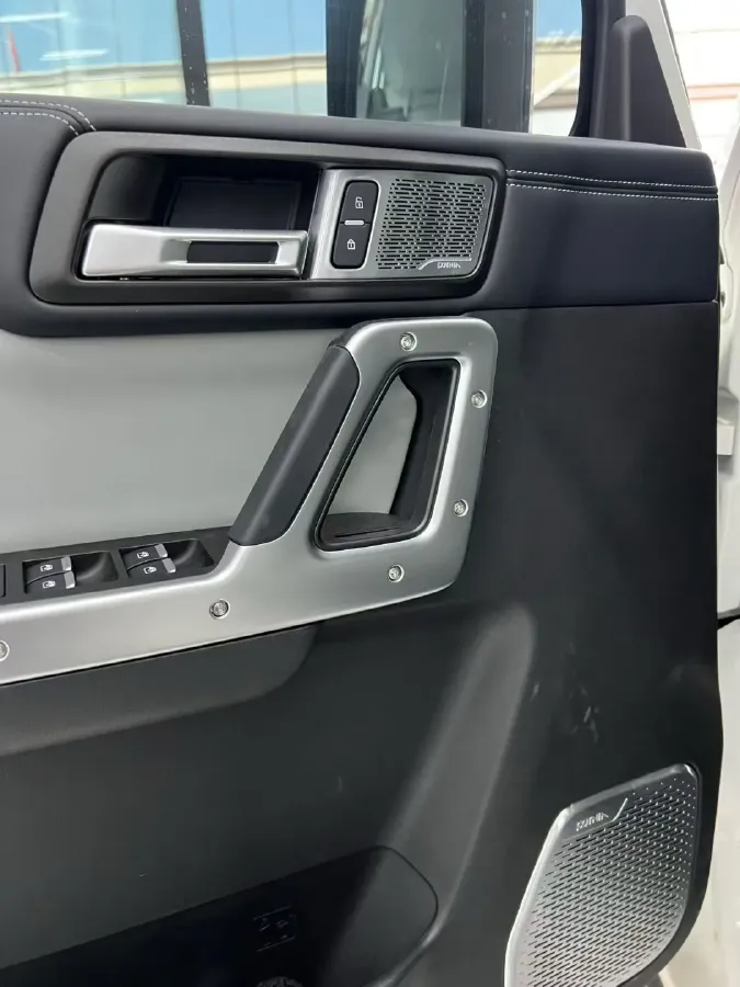 2025 212 212 T01 2.0T 170HP L4 8AT,autocango,china used car exporter,china ev exporter,chinese used car exporter,chinese used ev exporter