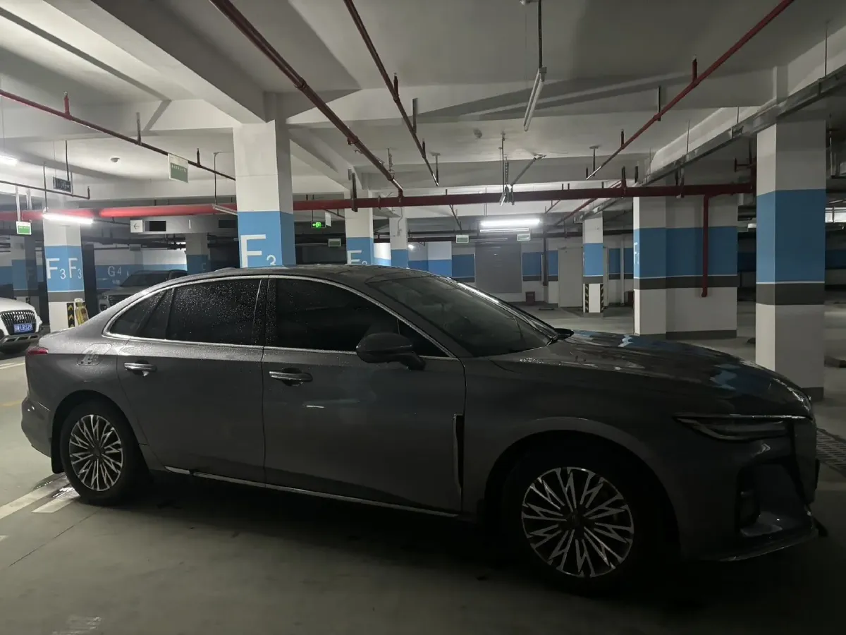 2023 HongQi H5 2.0T 224HP L4 8AT,autocango,china used car exporter,china ev exporter,chinese used car exporter,chinese used ev exporter