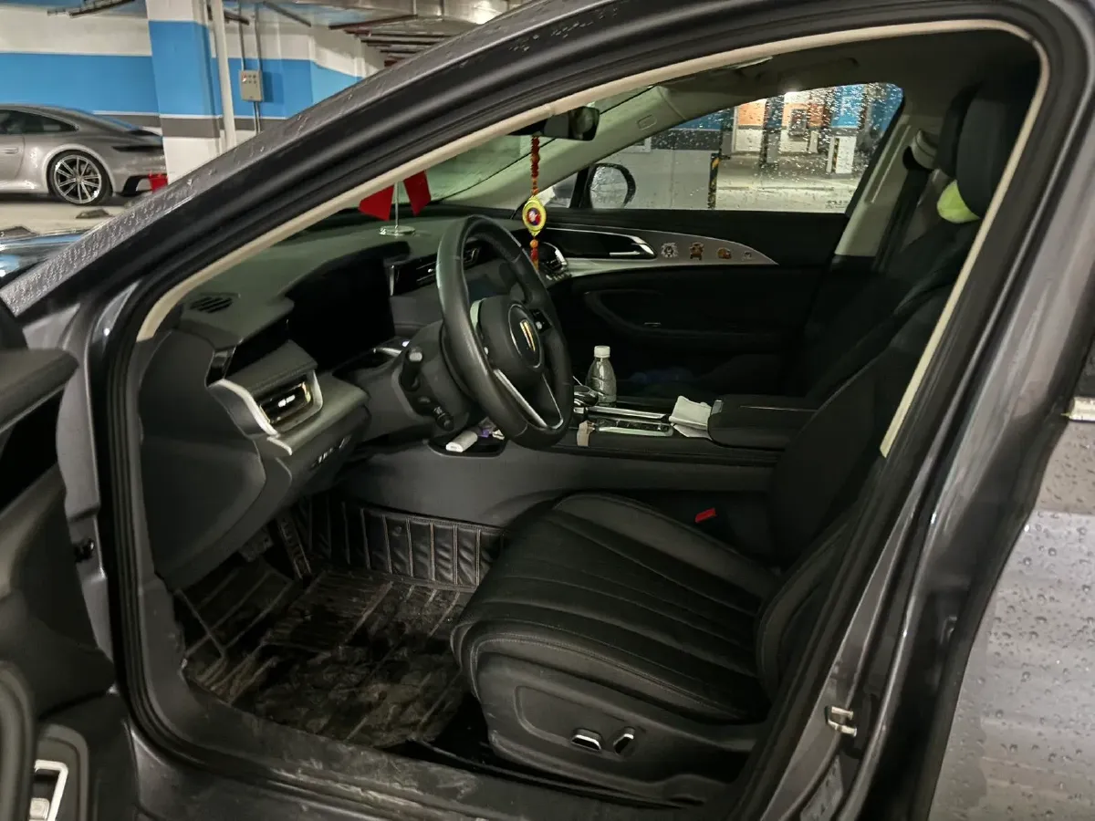 2023 HongQi H5 2.0T 224HP L4 8AT,autocango,china used car exporter,china ev exporter,chinese used car exporter,chinese used ev exporter