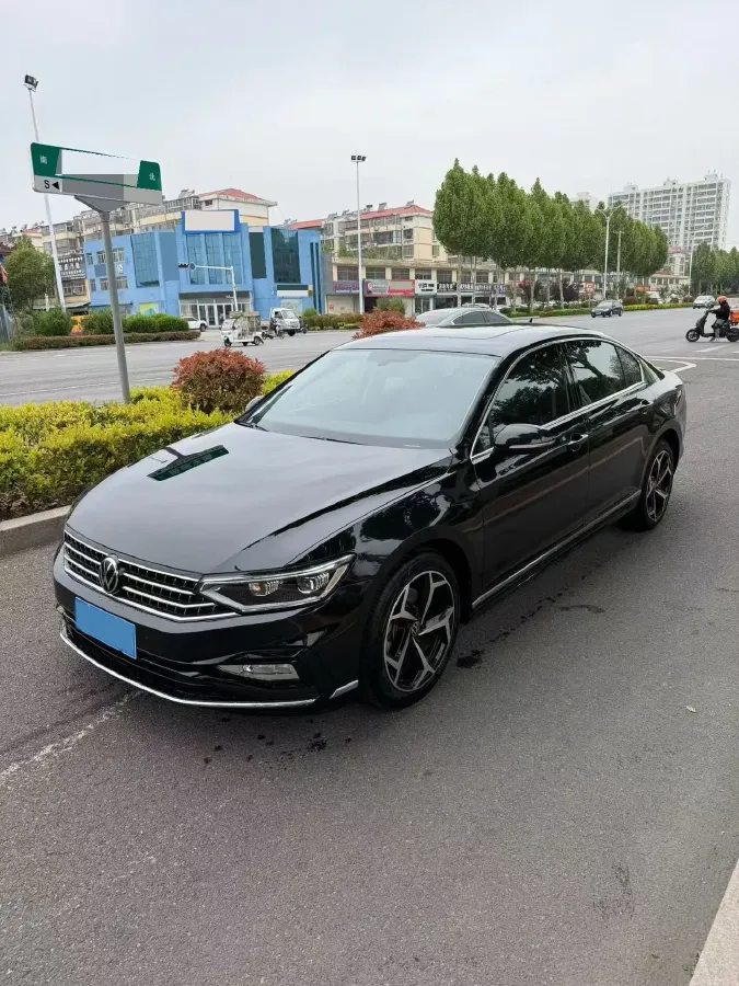 2023 Volkswagen Magotan 2.0T 186HP L4 7DCT,autocango,china used car exporter,china ev exporter,chinese used car exporter,chinese used ev exporter