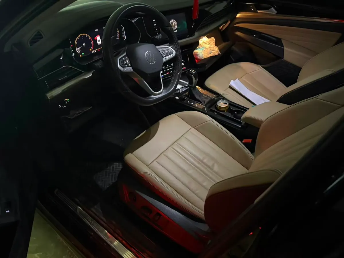 2021 Volkswagen Passat 2.0T 186HP L4 7DCT,autocango,china used car exporter,china ev exporter,chinese used car exporter,chinese used ev exporter