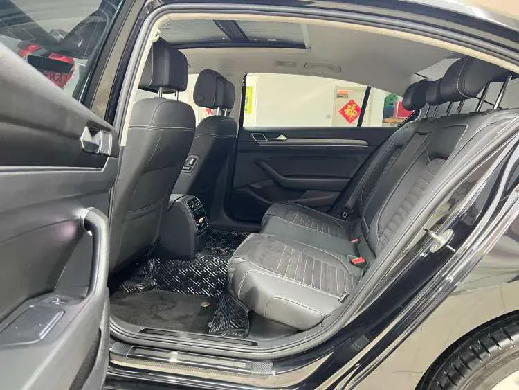 2020 Volkswagen Magotan 2.0T 186HP L4 7DCT,autocango,china used car exporter,china ev exporter,chinese used car exporter,chinese used ev exporter