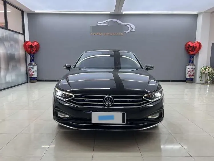 2020 Volkswagen Magotan 2.0T 186HP L4 7DCT,autocango,china used car exporter,china ev exporter,chinese used car exporter,chinese used ev exporter