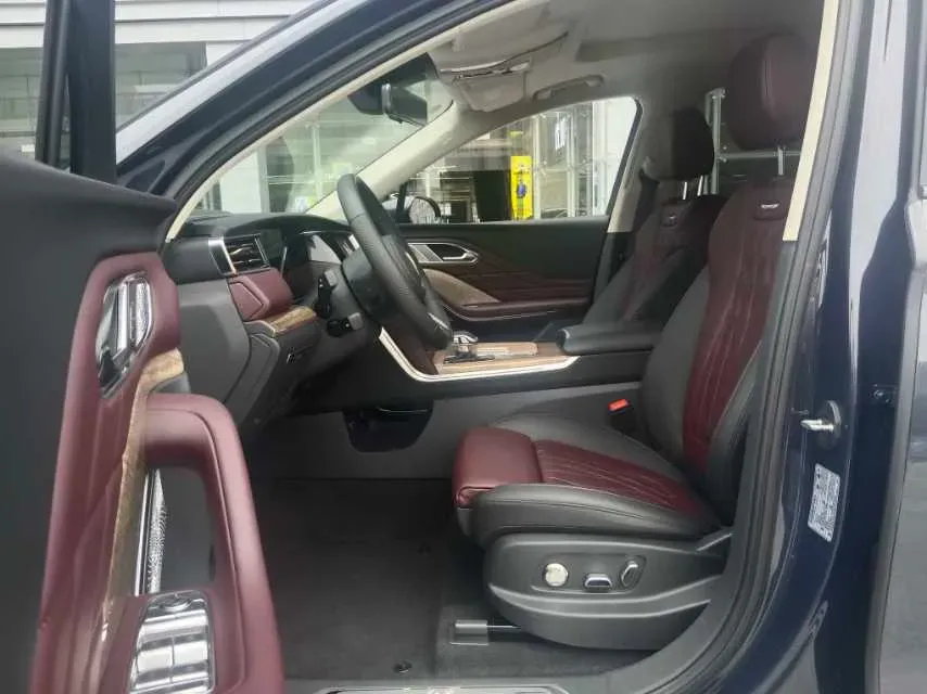 2023 HongQi HS7 2.0T 252HP L4 8AT,autocango,china used car exporter,china ev exporter,chinese used car exporter,chinese used ev exporter