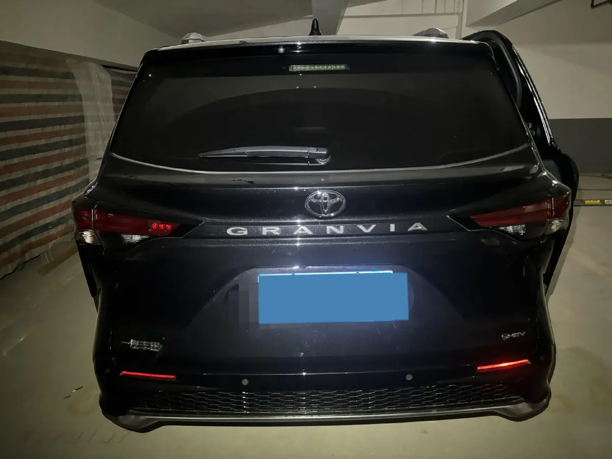 2024 Toyota Granvia 2.5L 189HP L4 E-CVT Hybrid,autocango,china used car exporter,china ev exporter,chinese used car exporter,chinese used ev exporter
