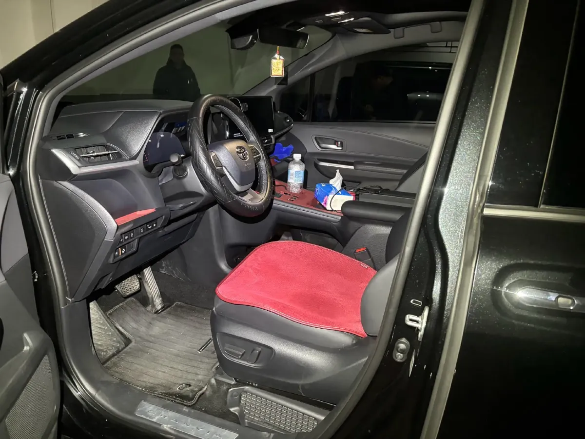 2024 Toyota Granvia 2.5L 189HP L4 E-CVT Hybrid,autocango,china used car exporter,china ev exporter,chinese used car exporter,chinese used ev exporter