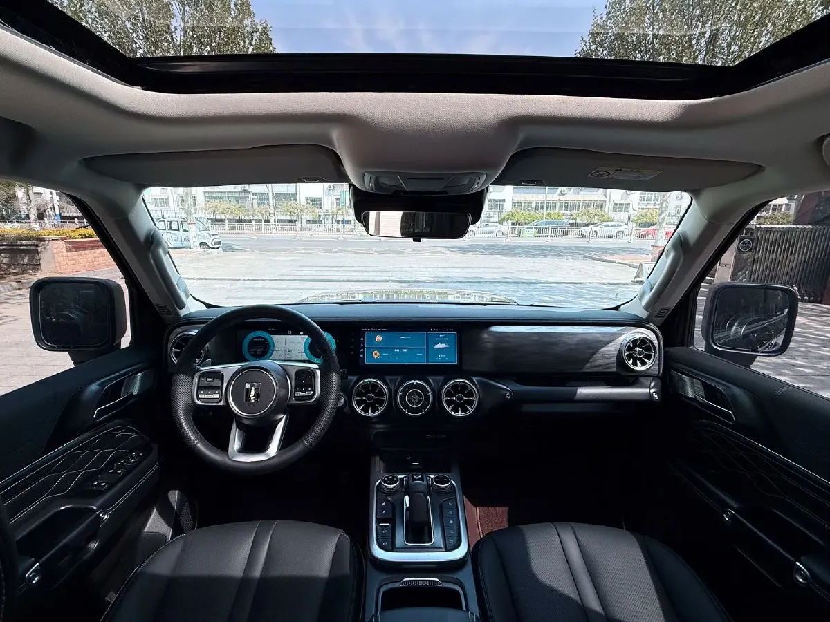 2021 Tank 300 2.0T 227HP L4 8AT,autocango,china used car exporter,china ev exporter,chinese used car exporter,chinese used ev exporter