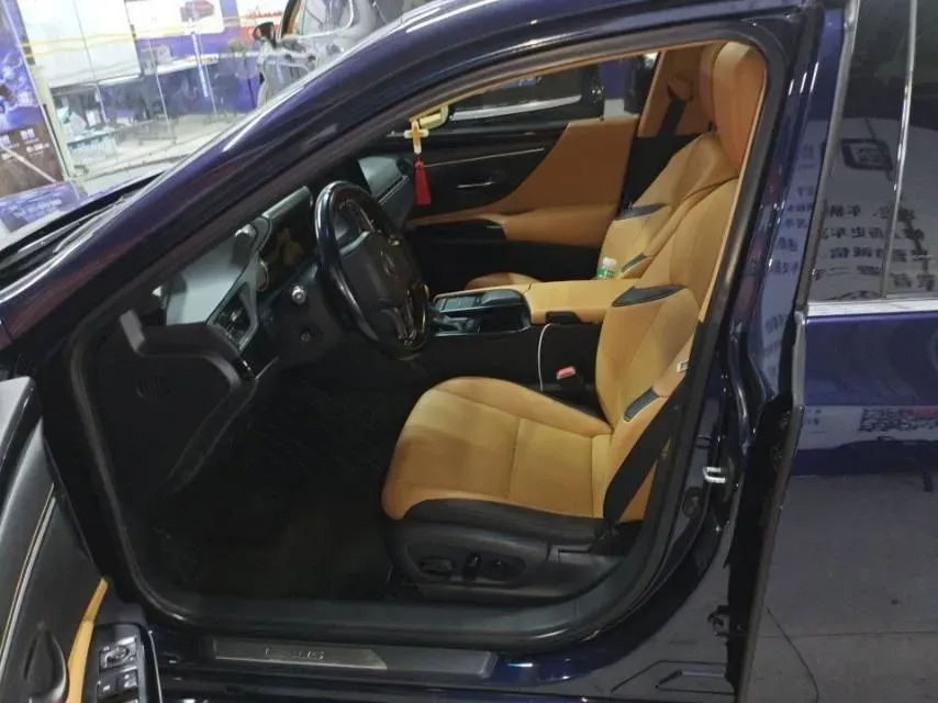 2022 Lexus ES 2.0L 173HP L4 CVT,autocango,china used car exporter,china ev exporter,chinese used car exporter,chinese used ev exporter