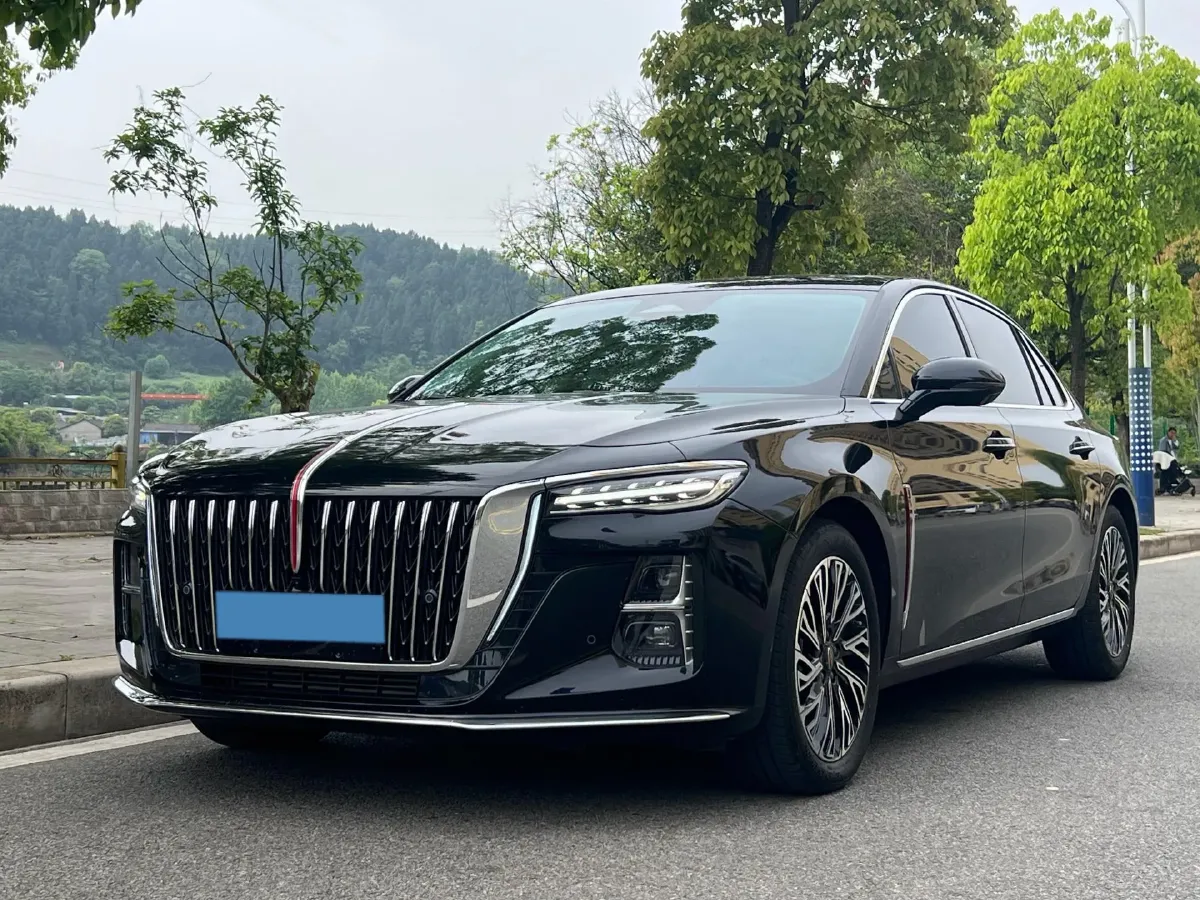 2023 HongQi H5 2.0T 224HP L4 8AT,autocango,china used car exporter,china ev exporter,chinese used car exporter,chinese used ev exporter