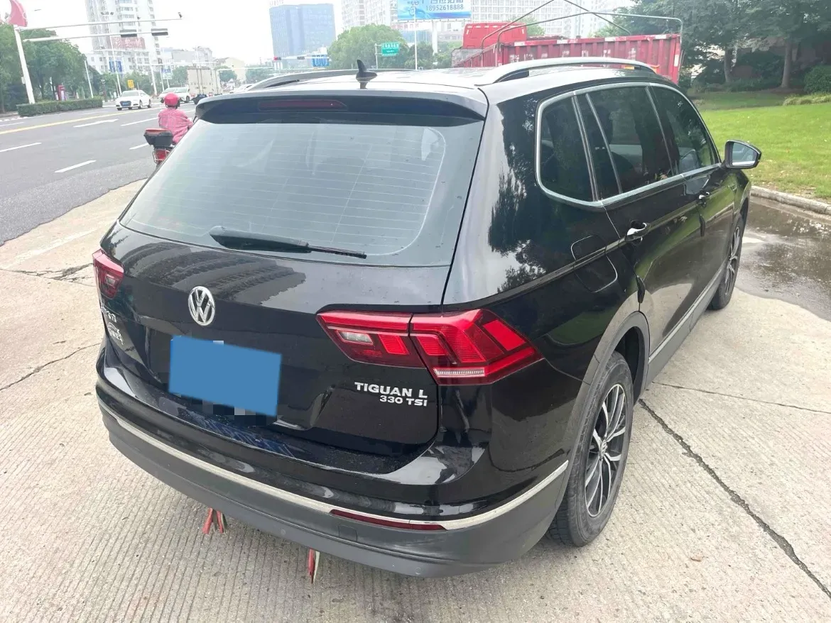2018 Volkswagen Tiguan L 2.0T 186HP L4 7DCT,autocango,china used car exporter,china ev exporter,chinese used car exporter,chinese used ev exporter
