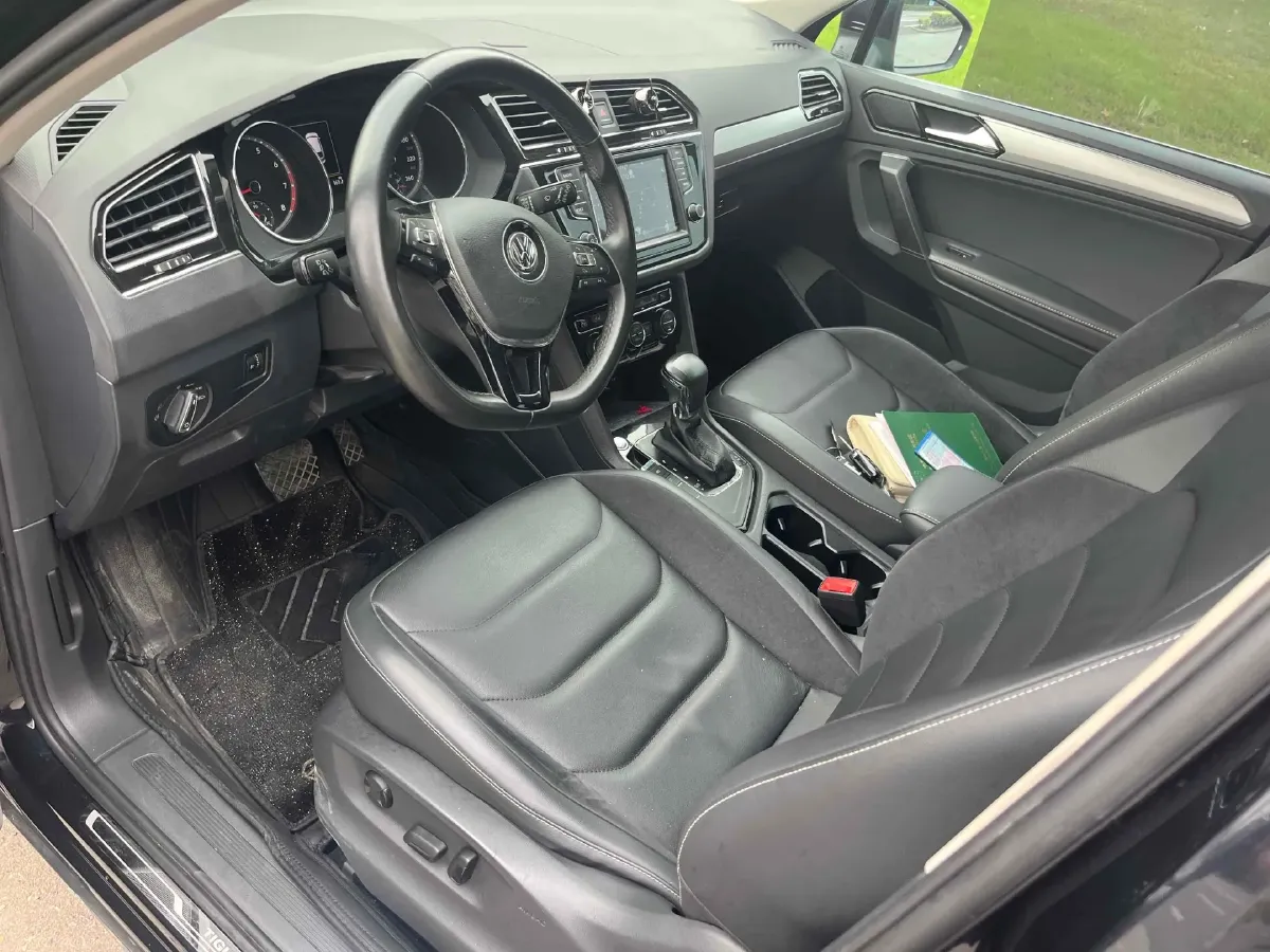 2018 Volkswagen Tiguan L 2.0T 186HP L4 7DCT,autocango,china used car exporter,china ev exporter,chinese used car exporter,chinese used ev exporter