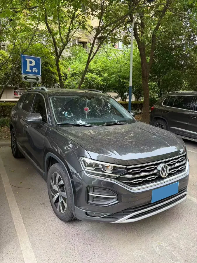 2019 Jeep Cherokee 2.0T 234HP L4 9AT,autocango,china used car exporter,china ev exporter,chinese used car exporter,chinese used ev exporter