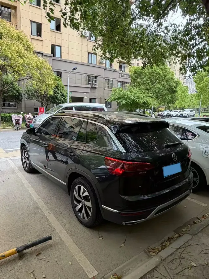 2019 Jeep Cherokee 2.0T 234HP L4 9AT,autocango,china used car exporter,china ev exporter,chinese used car exporter,chinese used ev exporter