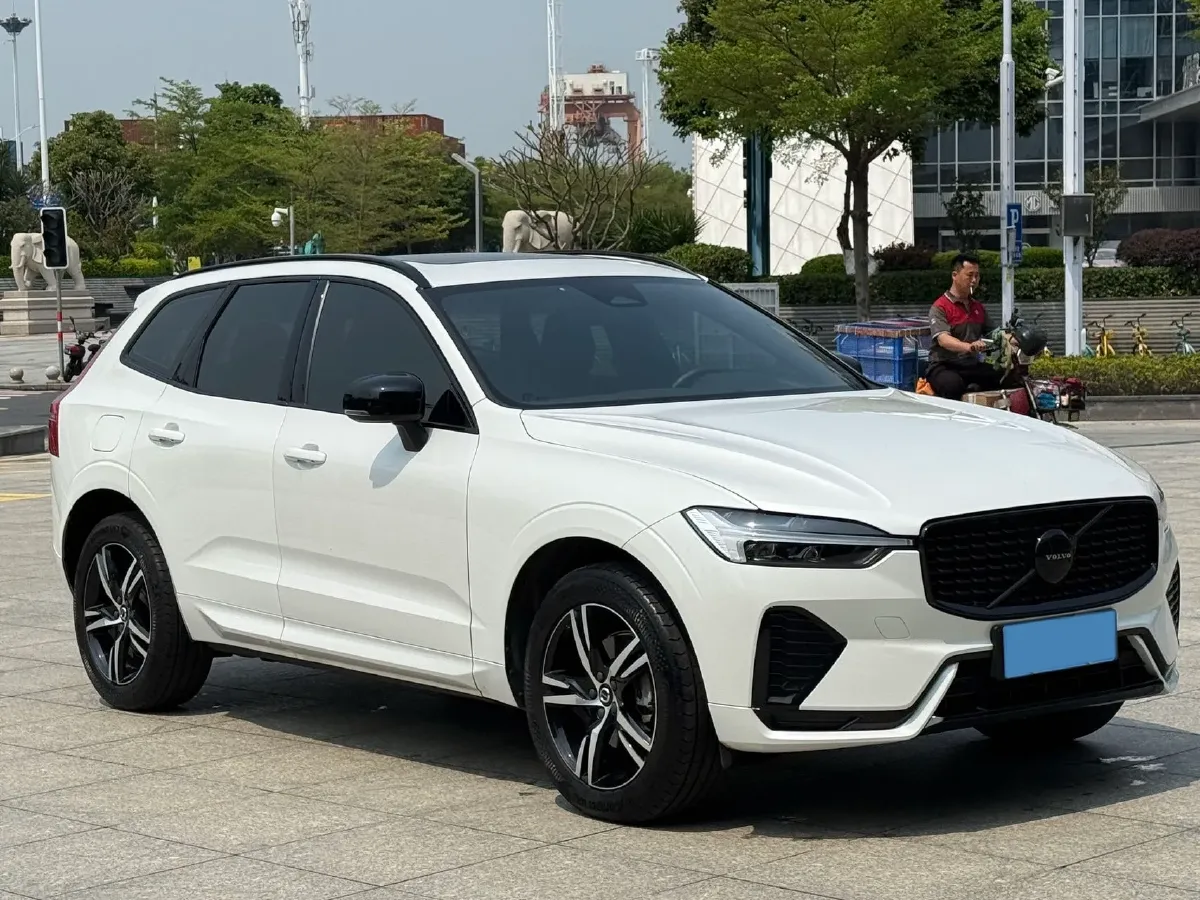 2022 Volvo XC60 2.0T 250HP L4 8AT,autocango,china used car exporter,china ev exporter,chinese used car exporter,chinese used ev exporter