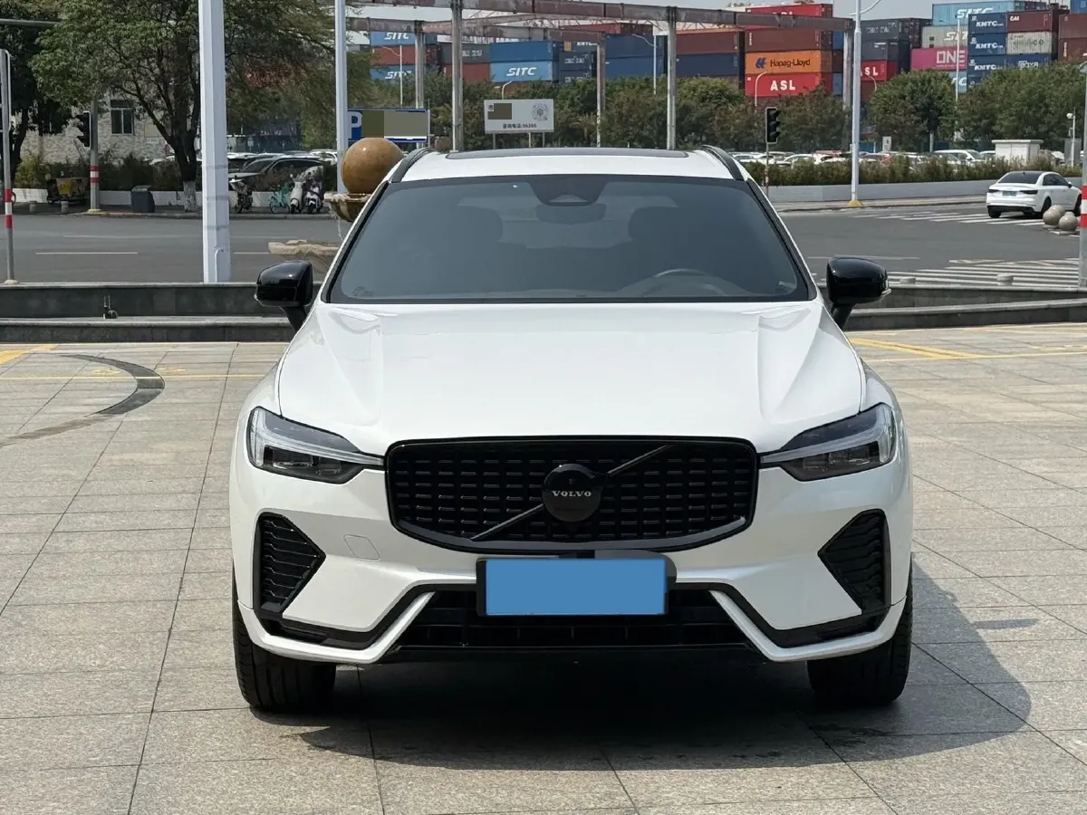 2022 Volvo XC60 2.0T 250HP L4 8AT,autocango,china used car exporter,china ev exporter,chinese used car exporter,chinese used ev exporter