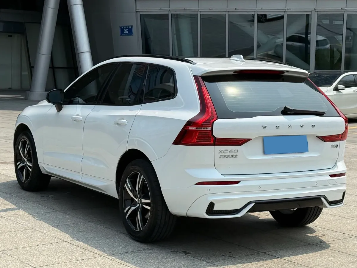 2022 Volvo XC60 2.0T 250HP L4 8AT,autocango,china used car exporter,china ev exporter,chinese used car exporter,chinese used ev exporter