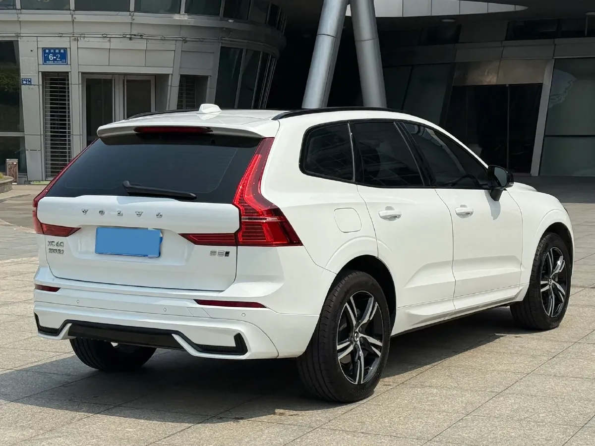 2022 Volvo XC60 2.0T 250HP L4 8AT,autocango,china used car exporter,china ev exporter,chinese used car exporter,chinese used ev exporter