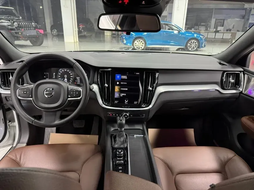 2021 Volvo S60 2.0T 190HP L4 8AT,autocango,china used car exporter,china ev exporter,chinese used car exporter,chinese used ev exporter