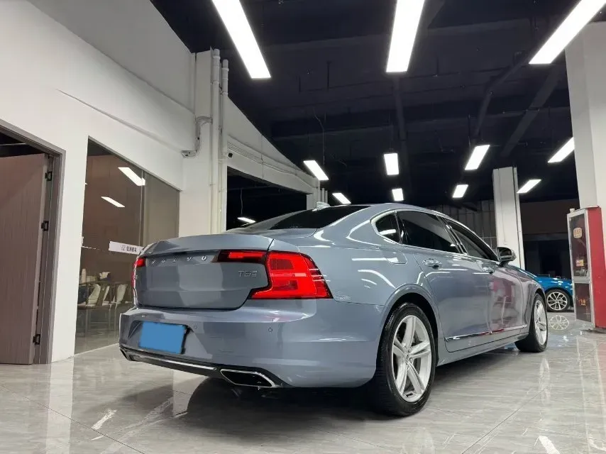 2019 Infiniti Q70 2.0T 211HP L4 7AT,autocango,china used car exporter,china ev exporter,chinese used car exporter,chinese used ev exporter