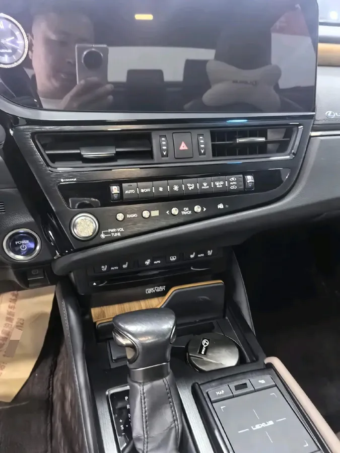 2021 Lexus ES 2.5L 178HP L4 E-CVT Hybrid,autocango,china used car exporter,china ev exporter,chinese used car exporter,chinese used ev exporter