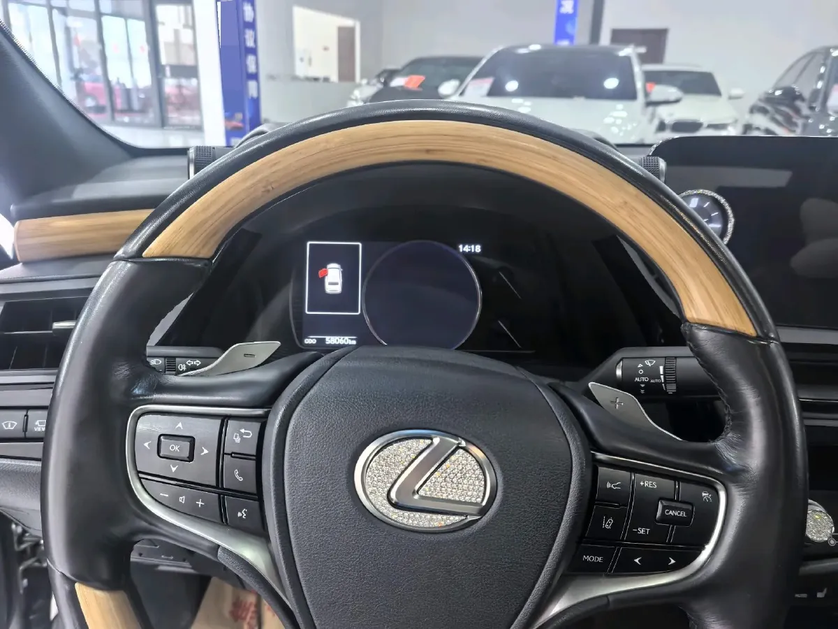 2021 Lexus ES 2.5L 178HP L4 E-CVT Hybrid,autocango,china used car exporter,china ev exporter,chinese used car exporter,chinese used ev exporter